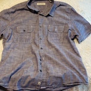 Mens short-sleeve button down